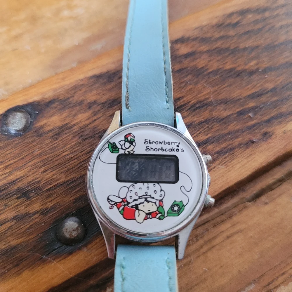 Digital Watch - Quartz Strawberry Shortcake 80's Watch